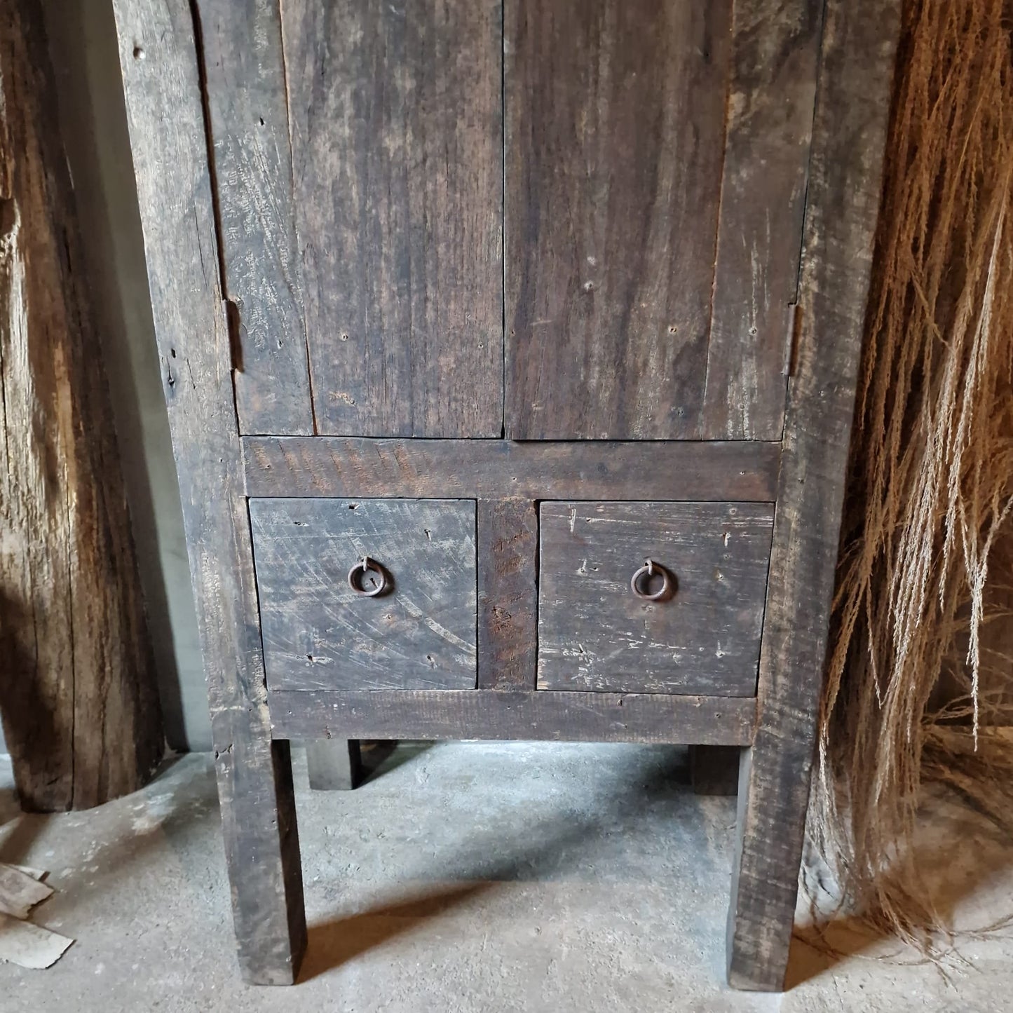 Kast van Driftwood
