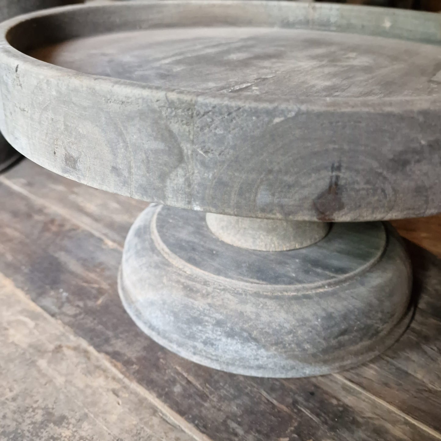 Ronde Etagère op Voet (M)