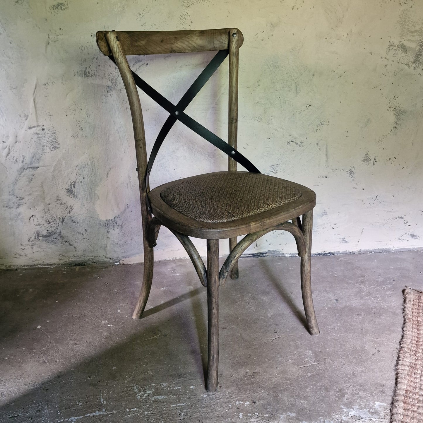Houten Stoel met Kruisrug