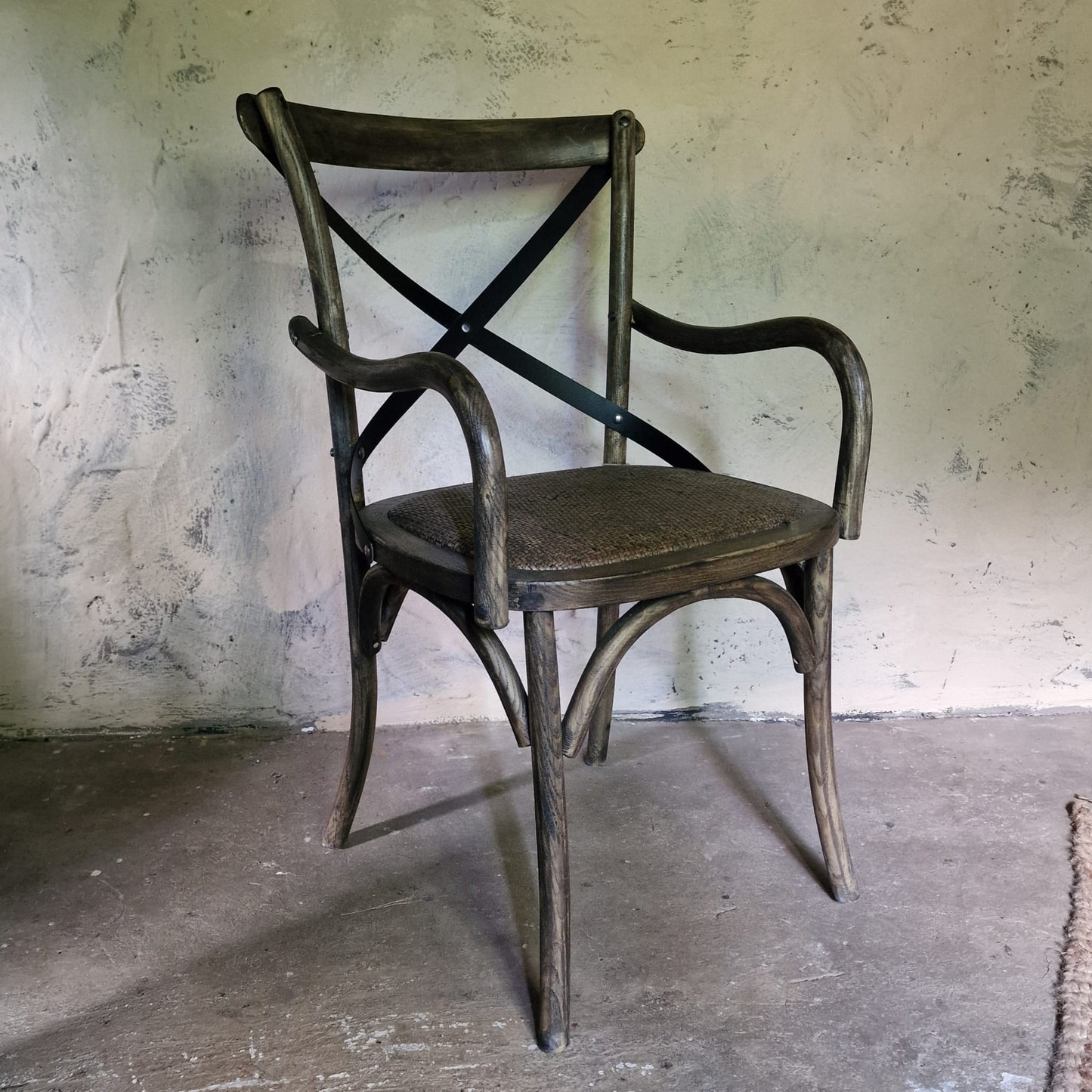 Houten Stoel met Kruisrug en Armleuning