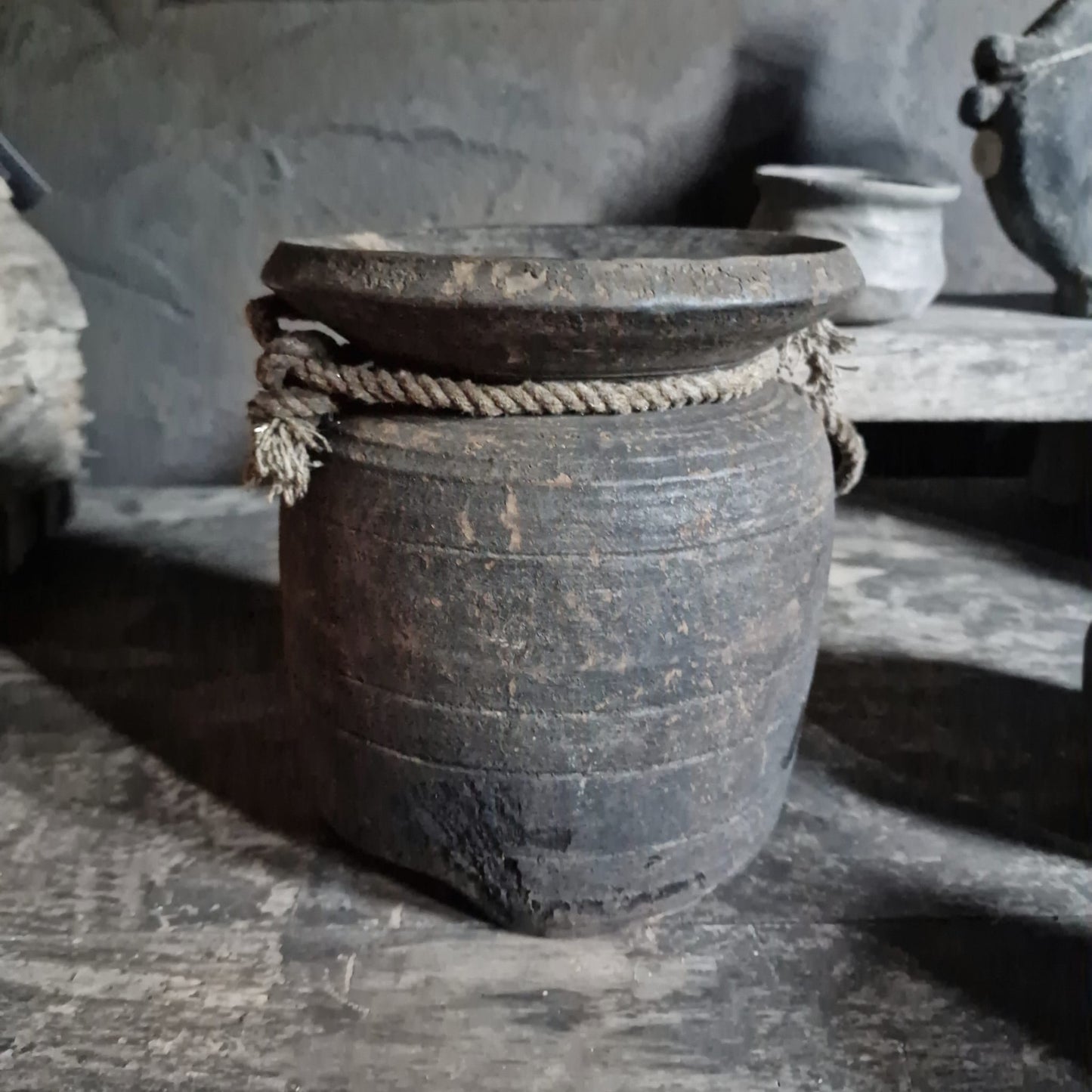 Nepalese Houten Pot