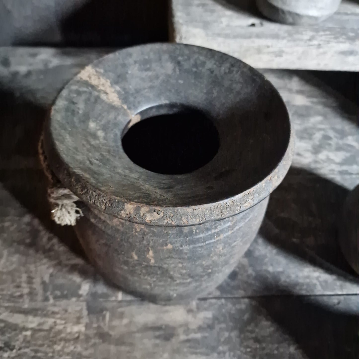 Nepalese Houten Pot