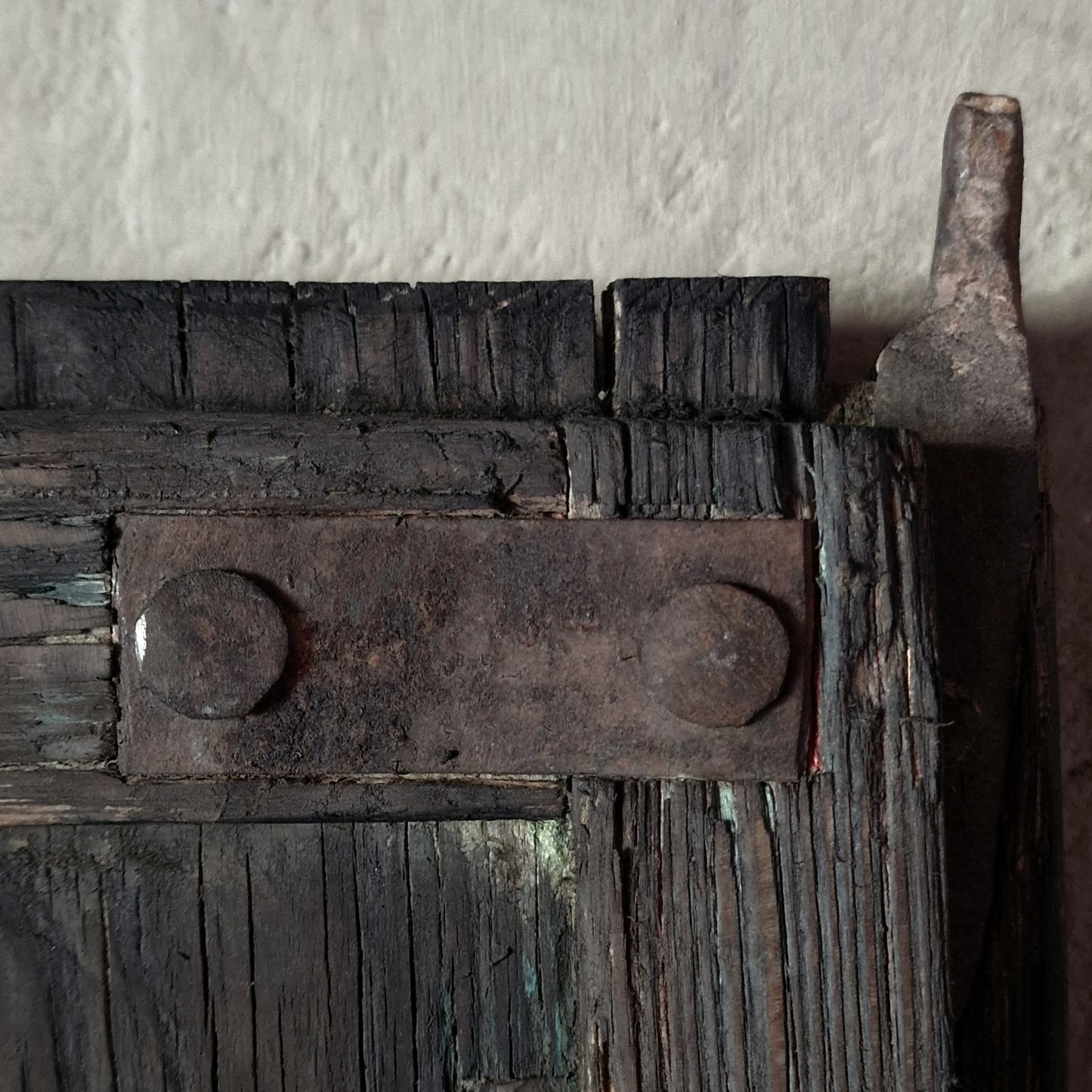 Oud houten raamluik MM SELECTED