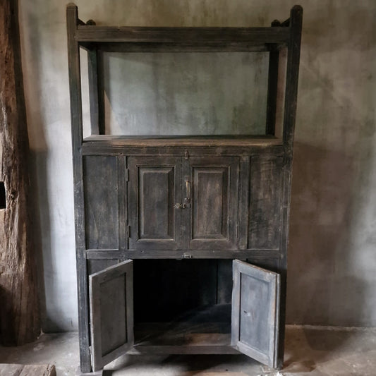 Unieke Kast van Oud Hout