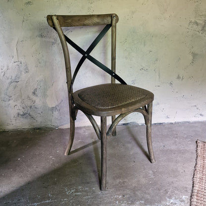 Houten Stoel met Kruisrug