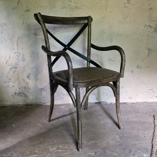 Houten Stoel met Kruisrug en Armleuning