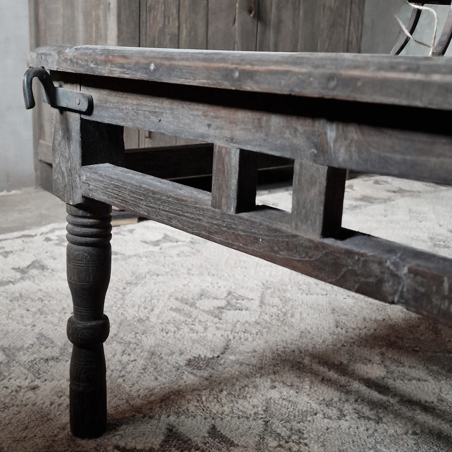 Unieke Salontafel Vergrijsd Hout