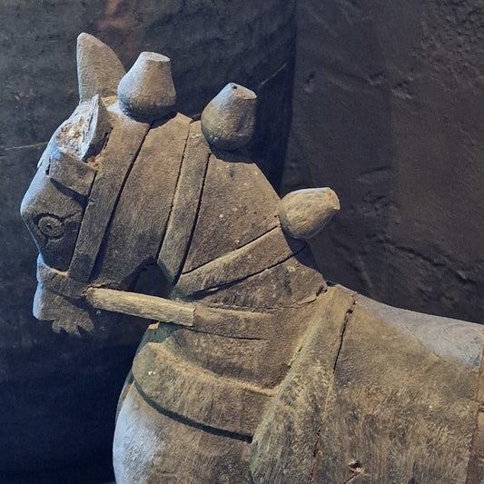 Antiek Houten Paard AURA PEEPERKORN