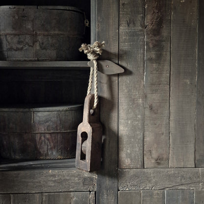 Oud Houten Katrol MM SELECTED
