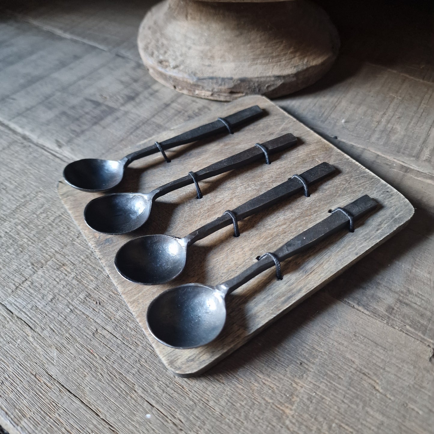 Set van 4 theelepels old black AURA PEEPERKORN