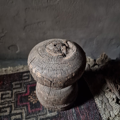 Oud Houten Ornament