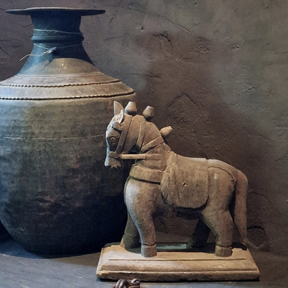 Antiek Houten Paard AURA PEEPERKORN