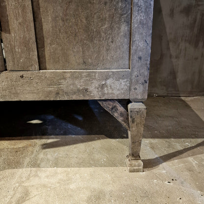 Antieke Kast HOFFZ INTERIOR