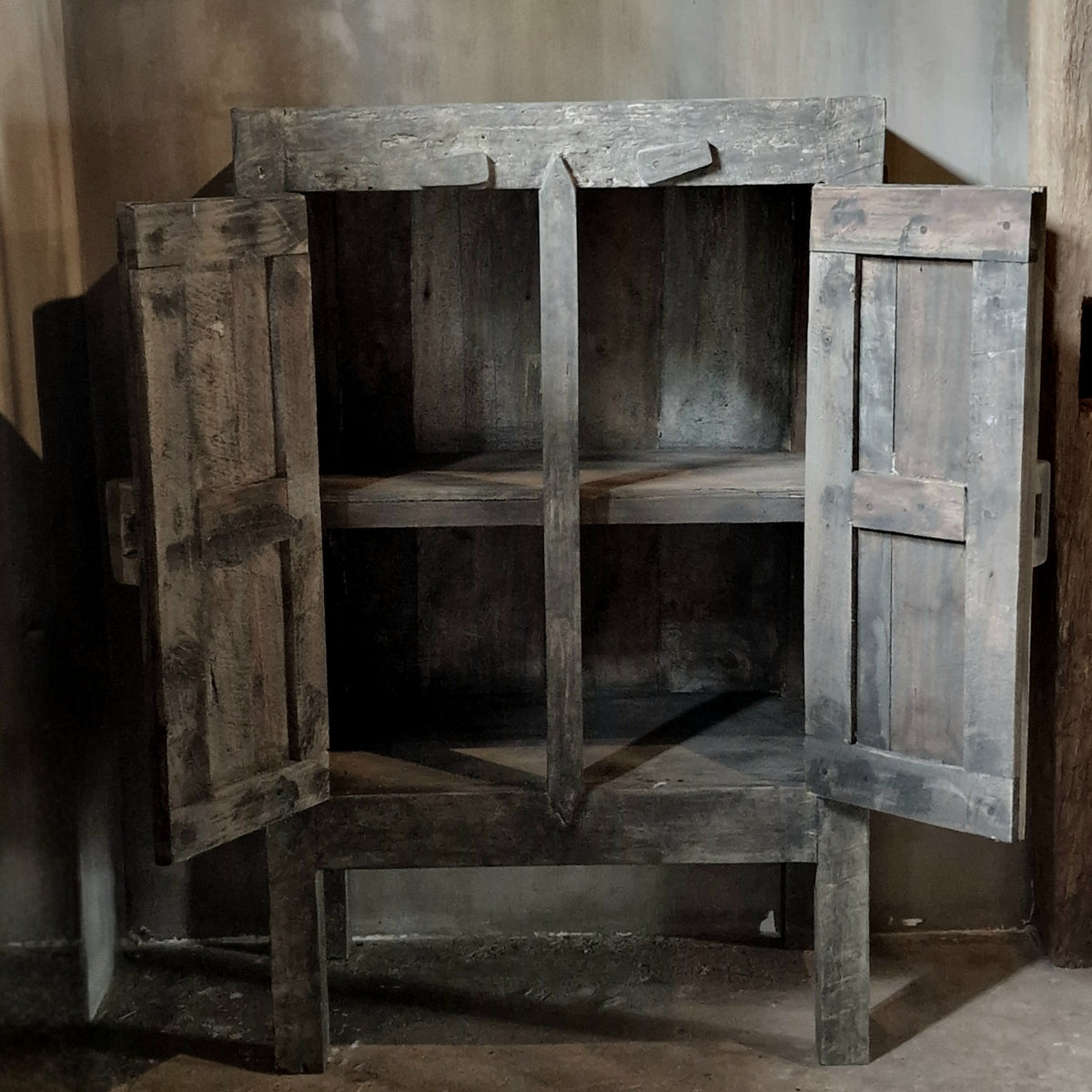 2 Deurs Kast Old Farm AURA PEEPERKORN